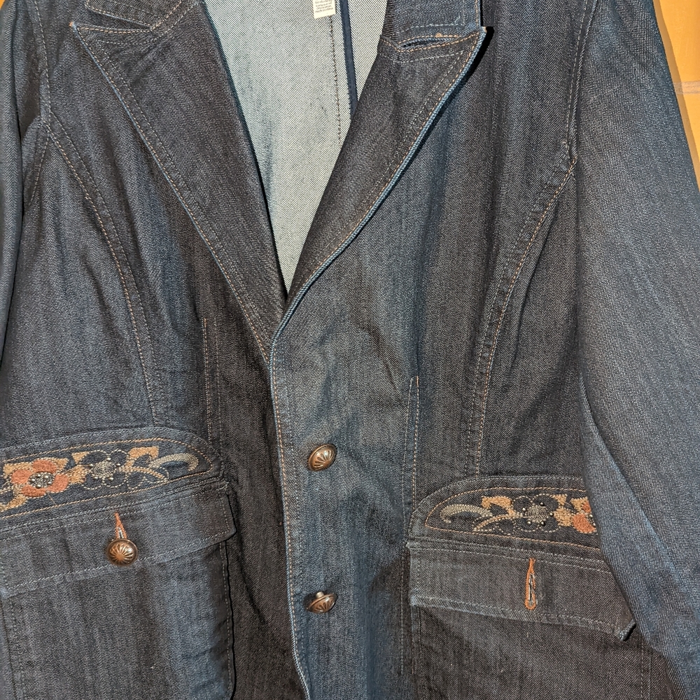 Jean jacket - Picture 2 of 4